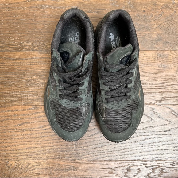 Triple Black Adidas Sneakers - Picture 5 of 6